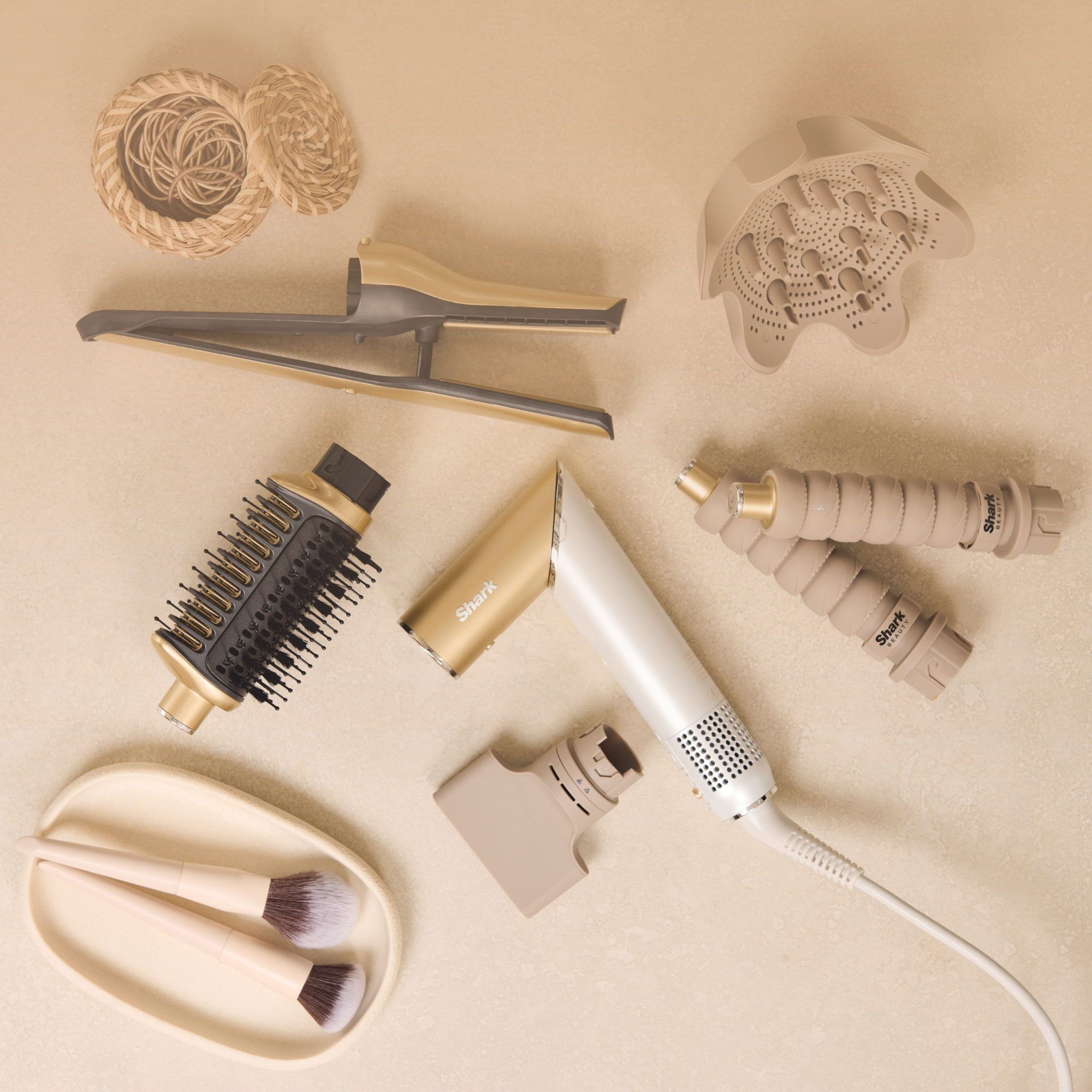Shark Glam Straight, Waves & Curls Multi-styler